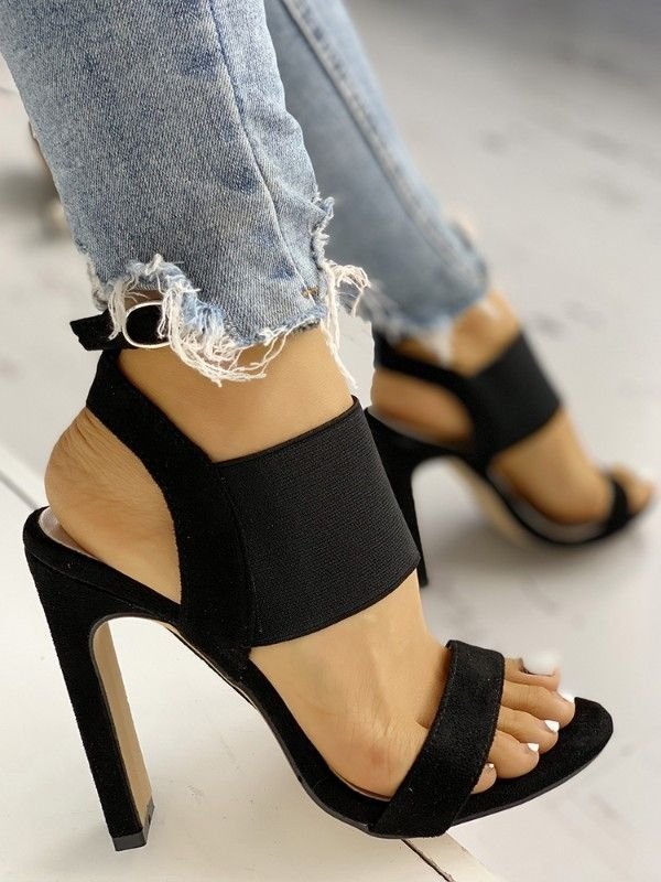 كعب أنيق بحزام مطاطي