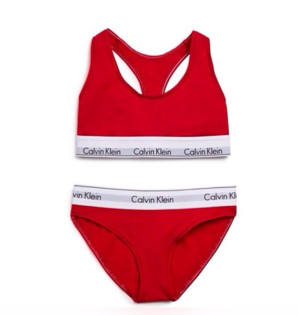 طقم كالفن الرياضي